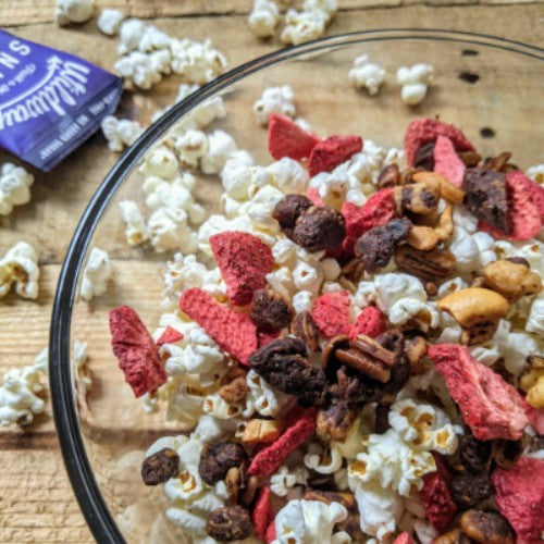 healthy chocolate strawberry popcorn mix